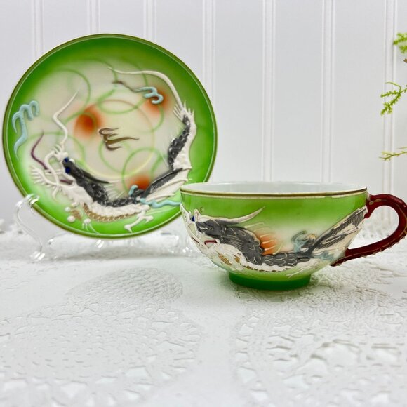 Japanese Dragonware Tea Cup & Saucer Raised Moriage Design Green Geisha Girl - Picture 1 of 10